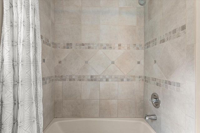 W277S4070 Green Country ROAD, Waukesha, WI 53189