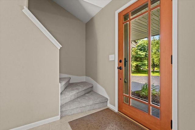 W277S4070 Green Country ROAD, Waukesha, WI 53189
