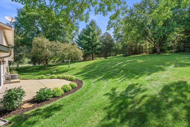 W277S4070 Green Country ROAD, Waukesha, WI 53189