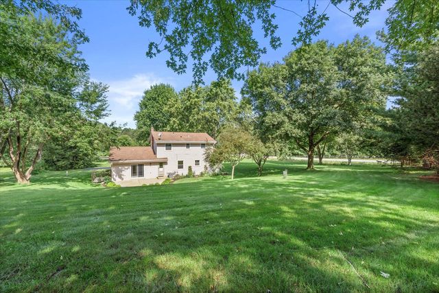 W277S4070 Green Country ROAD, Waukesha, WI 53189