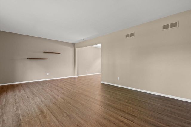 W277S4070 Green Country ROAD, Waukesha, WI 53189