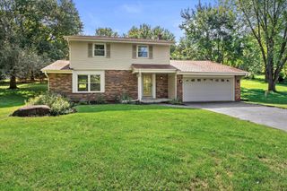W277S4070 Green Country ROAD, Waukesha, WI 53189