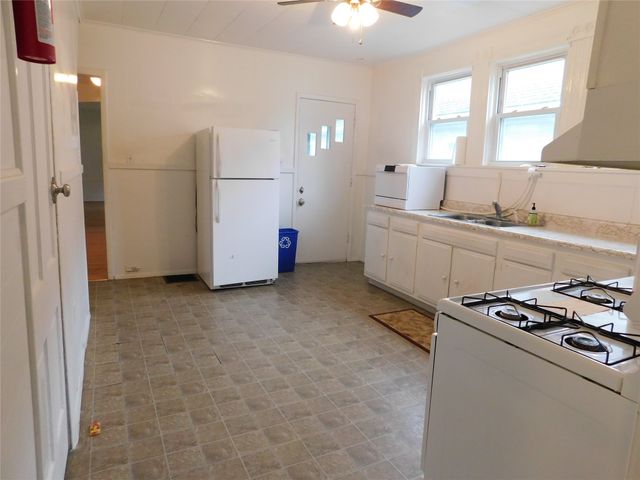 2618 MAPLE Street, Erie, PA 16508