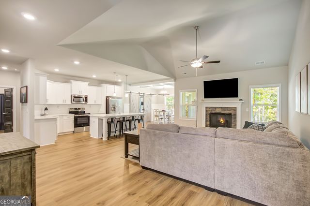 8910 Callaway Drive, Winston, GA 30187