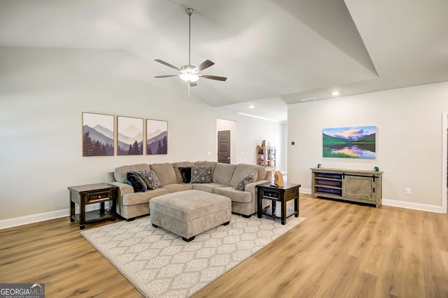 8910 Callaway Drive, Winston, GA 30187