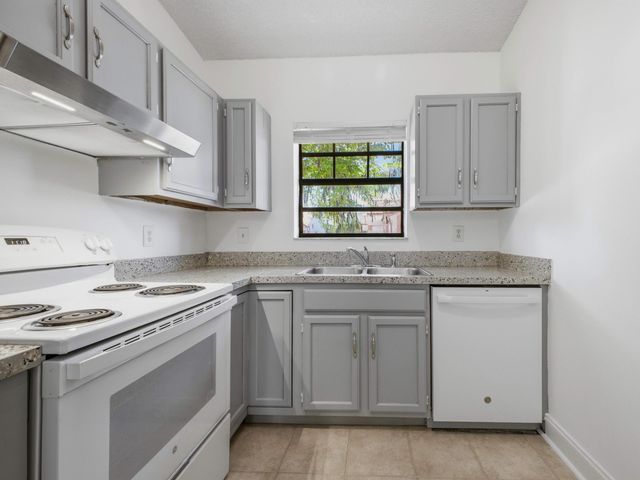 321 Norwood Terrace N221, Boca Raton, FL 33431