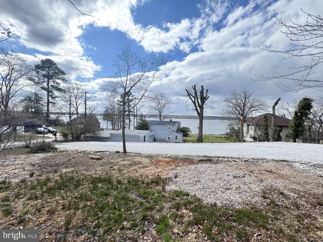 1301 MERTON TRL, Fort Washington, MD 20744