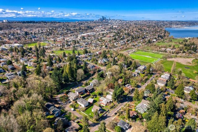 4712 44th Avenue S, Seattle, WA 98118