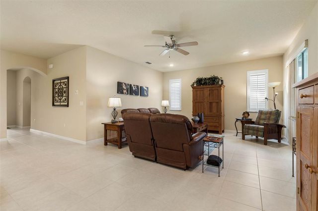 124 PARK PLACE CIRCLE, Palm Coast, FL 32164