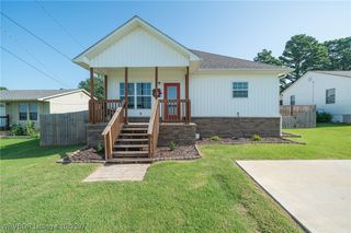120 Lake Drive, Alma, AR 72921