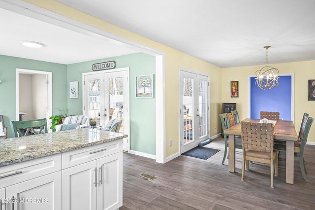 380 Trenton Avenue N, Bayville, NJ 08721