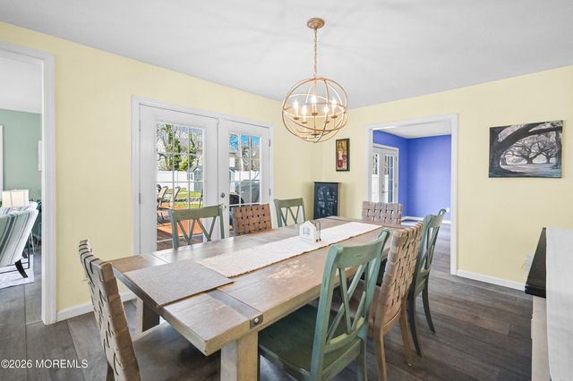 380 Trenton Avenue N, Bayville, NJ 08721