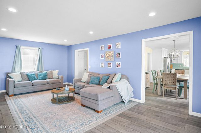 380 Trenton Avenue N, Bayville, NJ 08721