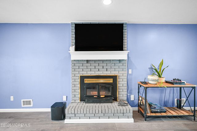 380 Trenton Avenue N, Bayville, NJ 08721