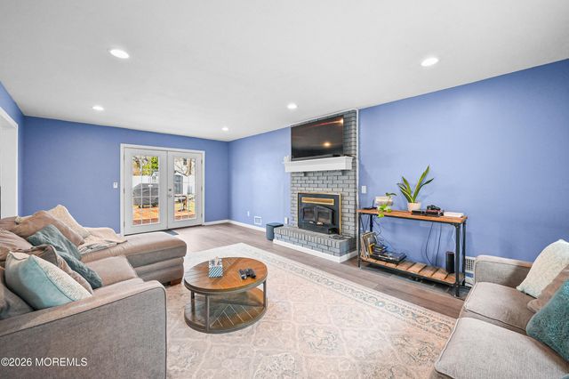 380 Trenton Avenue N, Bayville, NJ 08721