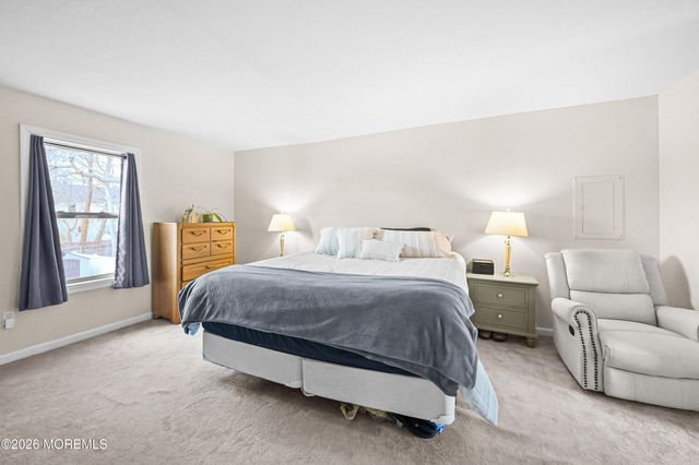 380 Trenton Avenue N, Bayville, NJ 08721