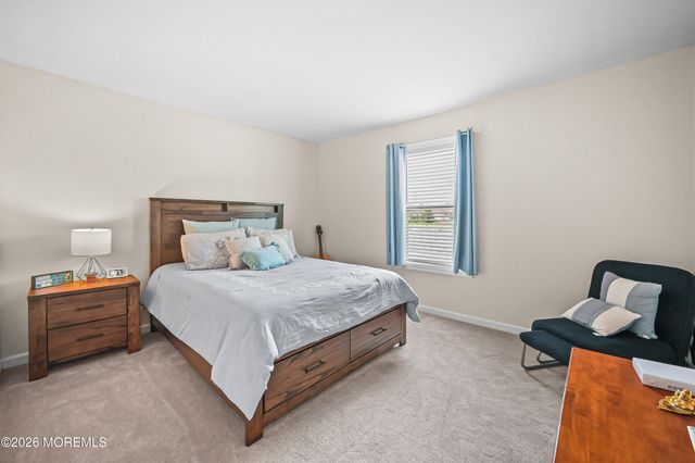 380 Trenton Avenue N, Bayville, NJ 08721