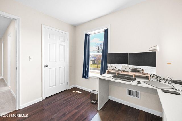 380 Trenton Avenue N, Bayville, NJ 08721