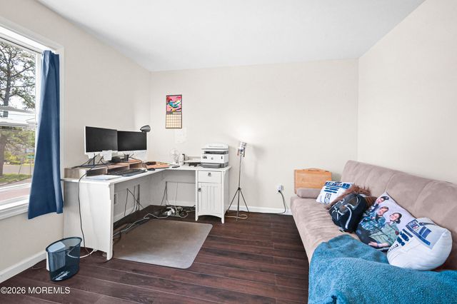 380 Trenton Avenue N, Bayville, NJ 08721