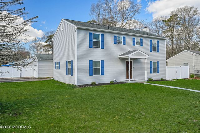 380 Trenton Avenue N, Bayville, NJ 08721