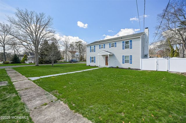 380 Trenton Avenue N, Bayville, NJ 08721