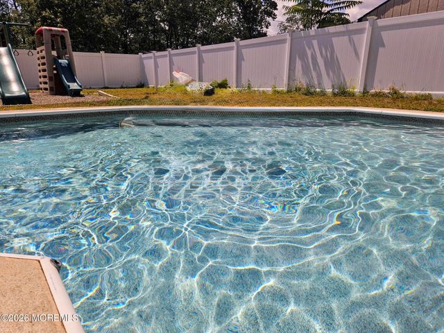 380 Trenton Avenue N, Bayville, NJ 08721