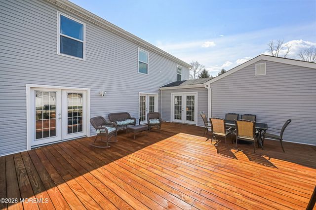 380 Trenton Avenue N, Bayville, NJ 08721