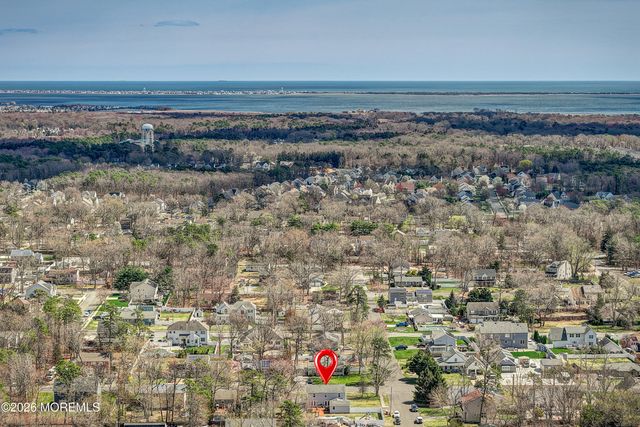 380 Trenton Avenue N, Bayville, NJ 08721