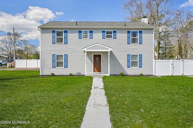 380 Trenton Avenue N, Bayville, NJ 08721