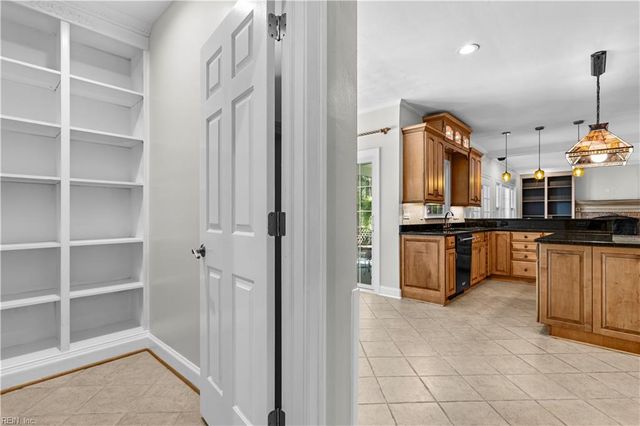 817 Maple Forest CT, Chesapeake, VA 23322