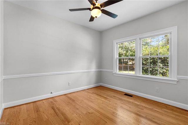 817 Maple Forest CT, Chesapeake, VA 23322