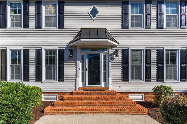 817 Maple Forest CT, Chesapeake, VA 23322