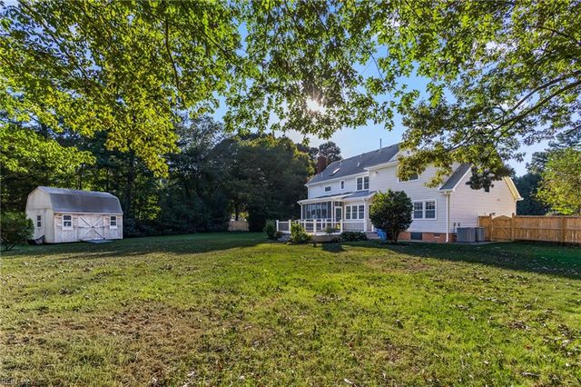 817 Maple Forest CT, Chesapeake, VA 23322