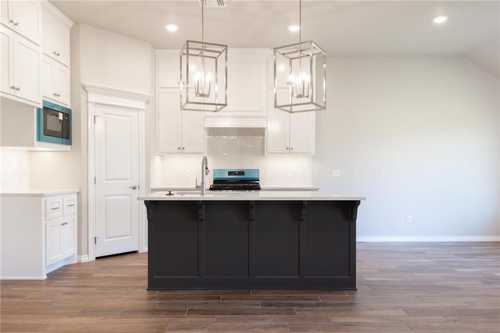 12337 SW 32nd Street, Yukon, OK 73099