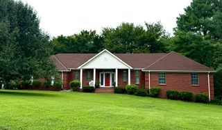 30 Oak Valley Dr, Spring Hill, TN 37174