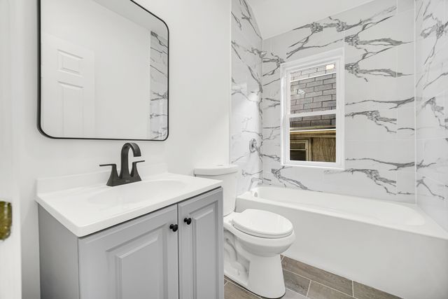 4216 W West End Avenue, Chicago, IL 60624