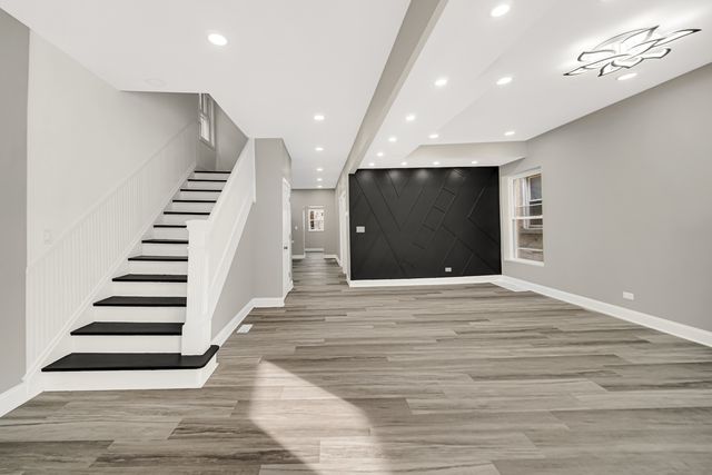 4216 W West End Avenue, Chicago, IL 60624