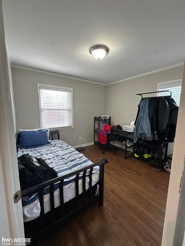 21443 Arrowhead Street, Saint Clair Shores, MI 48082