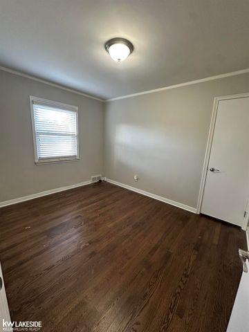 21443 Arrowhead Street, Saint Clair Shores, MI 48082