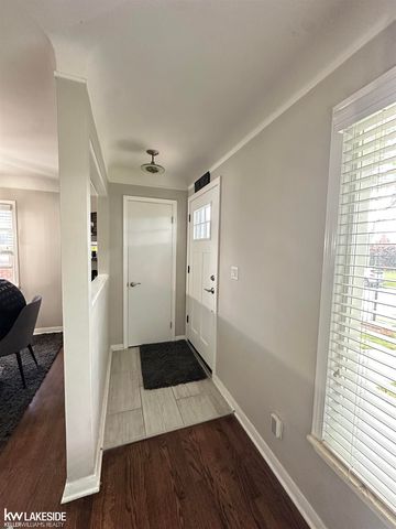 21443 Arrowhead Street, Saint Clair Shores, MI 48082