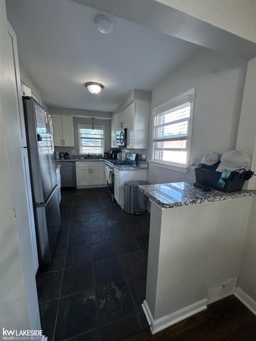 21443 Arrowhead Street, Saint Clair Shores, MI 48082