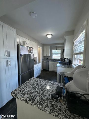 21443 Arrowhead Street, Saint Clair Shores, MI 48082