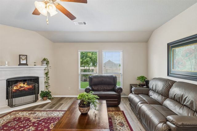 1901 Lake Pine Drive, Little Elm, TX 75068