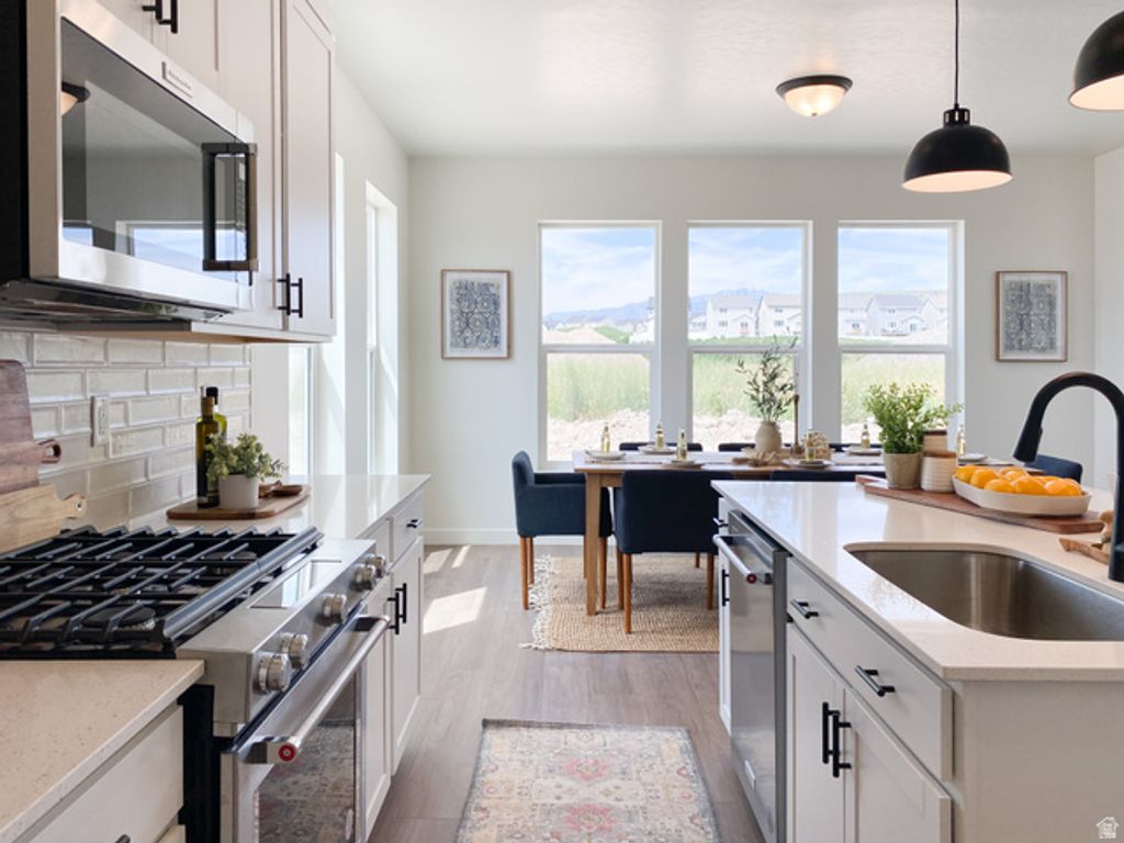 Image 8 of property listing at 1158 E ANTELOPE DR #604, Eagle Mountain, UT 84005