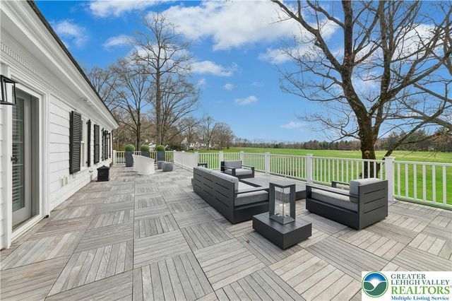 1584 Weyhill Circle, Lower Saucon Twp, PA 18015