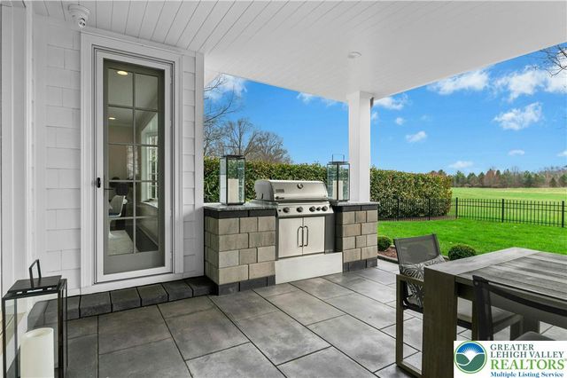 1584 Weyhill Circle, Lower Saucon Twp, PA 18015