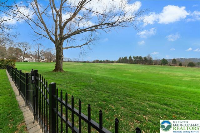 1584 Weyhill Circle, Lower Saucon Twp, PA 18015