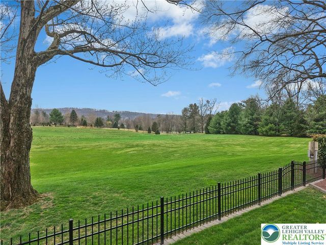 1584 Weyhill Circle, Lower Saucon Twp, PA 18015