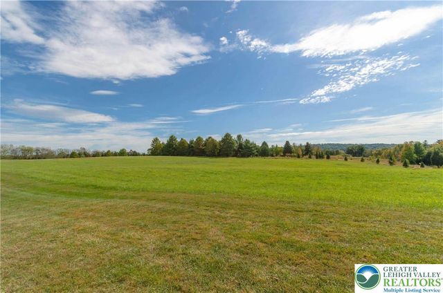 1584 Weyhill Circle, Lower Saucon Twp, PA 18015