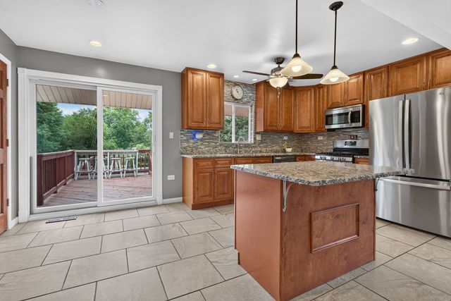 29W055 Schillinger Drive, Naperville, IL 60564